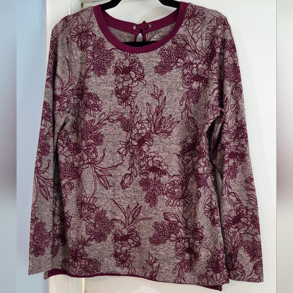 St. John's Bay Tops - Women's St. John's Bay Pullover Sweater in Gray and Burgundy, Size M